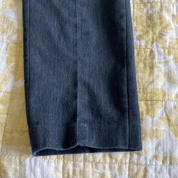 Peter Nygard jeans trousers with seam to keep shape. Size 4P. EUC. Straight leg - Picture 8 of 16